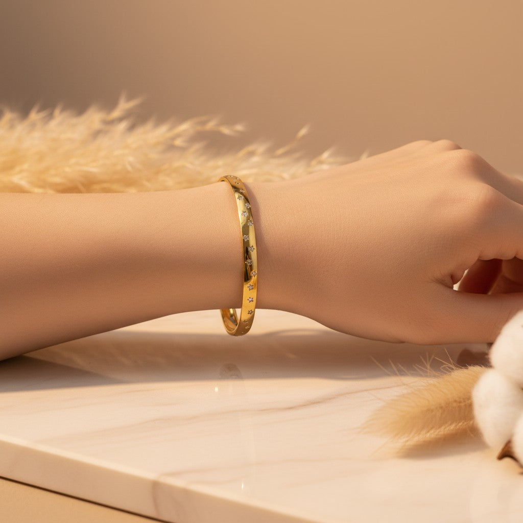 Cielo Star Engraved Bangle