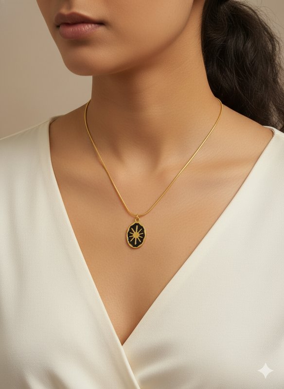 Stella Oval Star Pendant Necklace