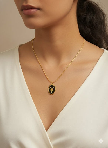 Stella Oval Star Pendant Necklace