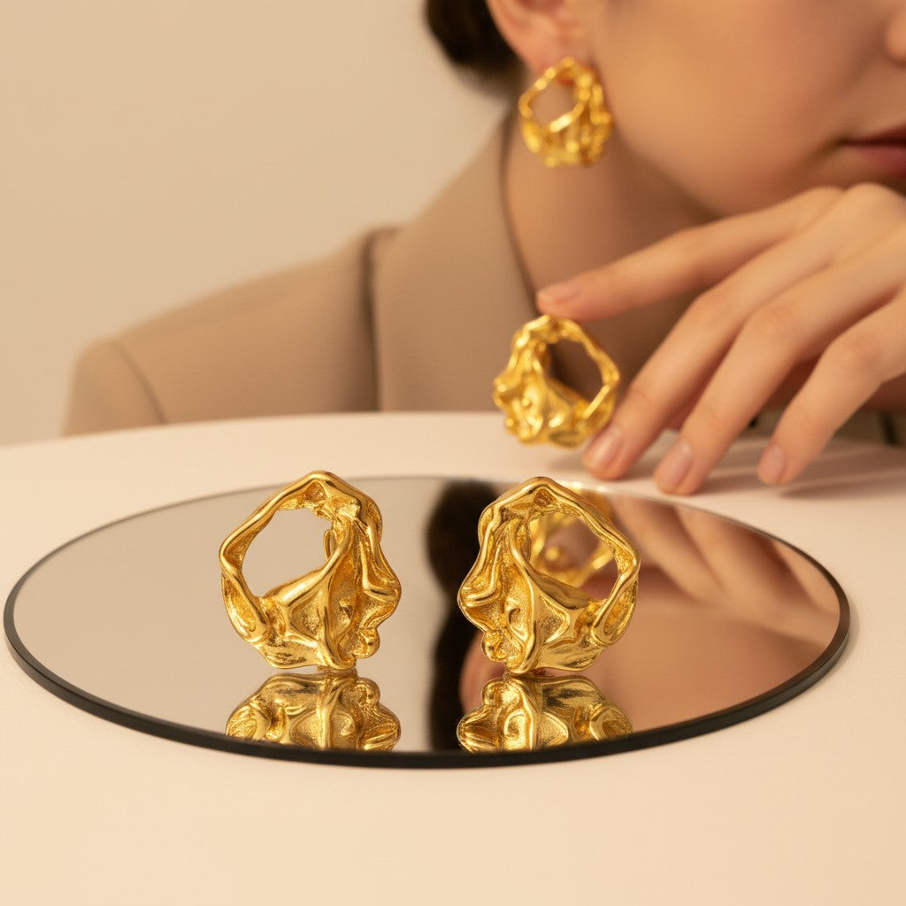 Foglia Crushed Gold Hoop Earrings