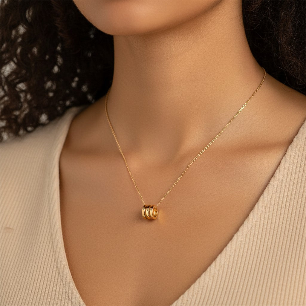 Colonna Gold Pendant Necklace